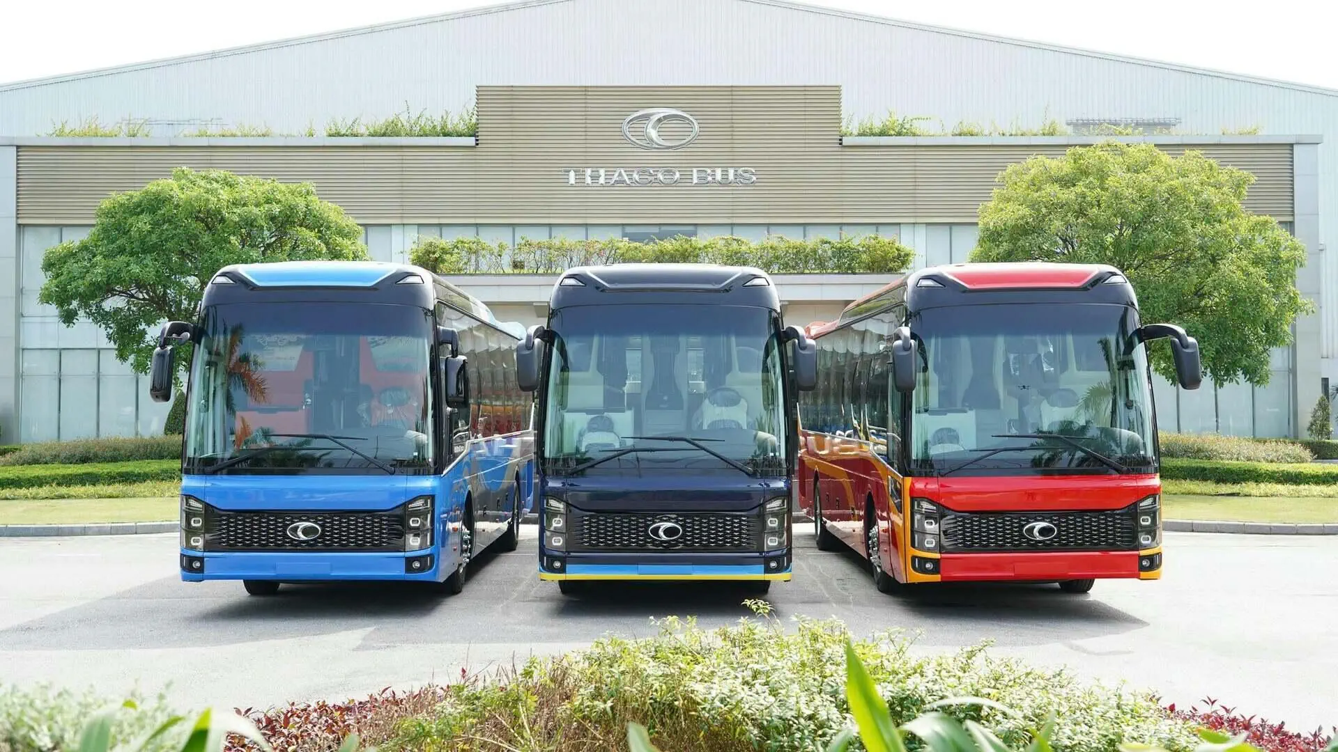 THACO BUS - THƯƠNG HIỆU XE BUS QUỐC GIA VƯƠN TẦM KHU VỰC