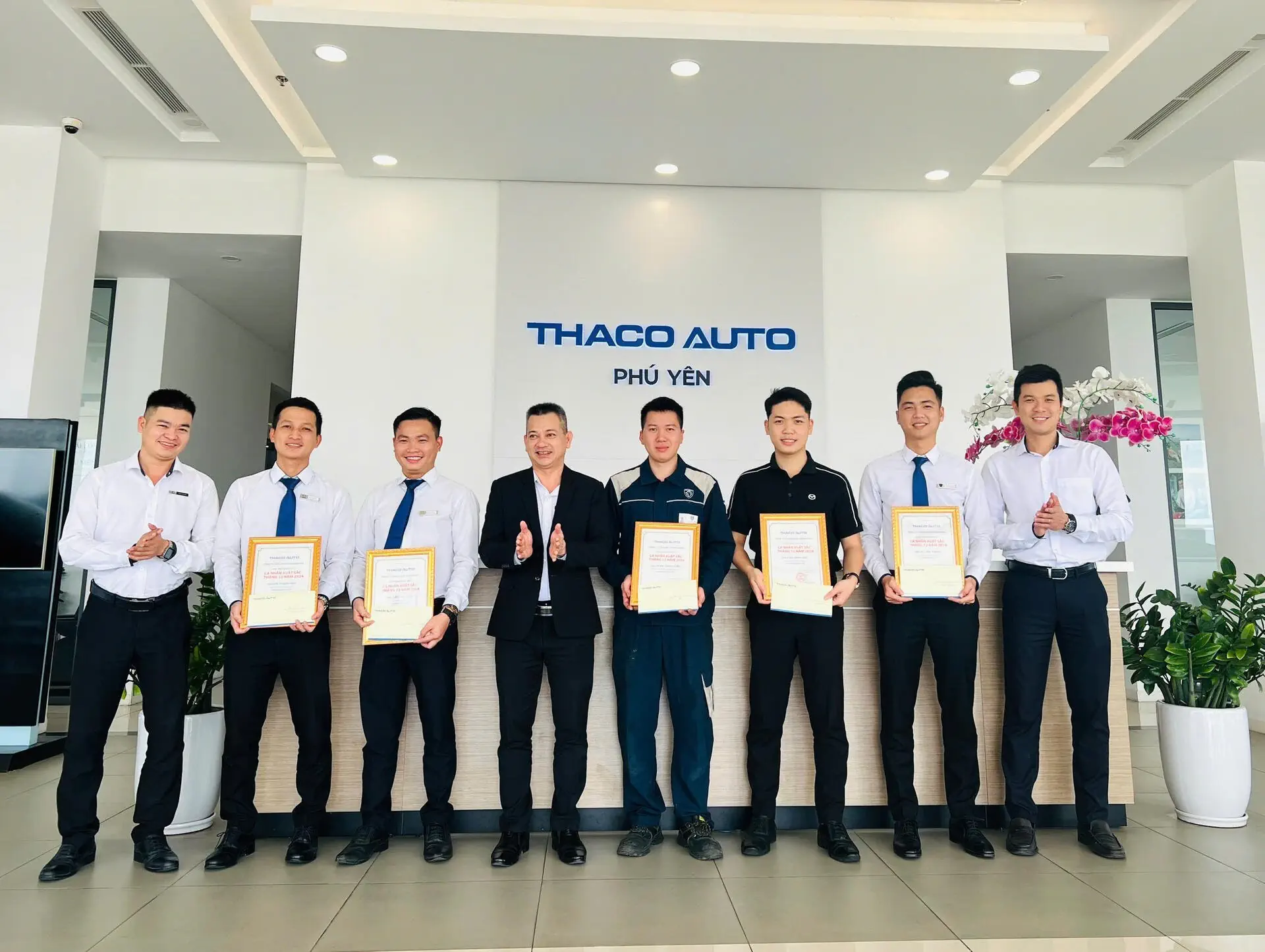 THACO AUTO PHÚ YÊN VINH DANH NHÂN SỰ XUẤT SẮC THÁNG 12 NĂM 2024