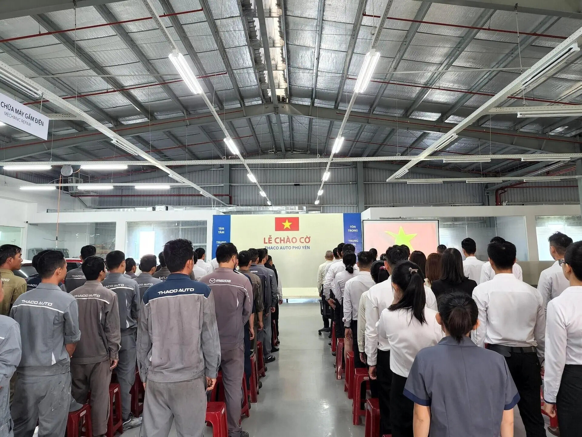 Chào cờ tháng 3/2024: THACO AUTO Phú Yên triển khai kế hoạch hoạt động trong tháng 3 chú trọng phát triển Kinh doanh