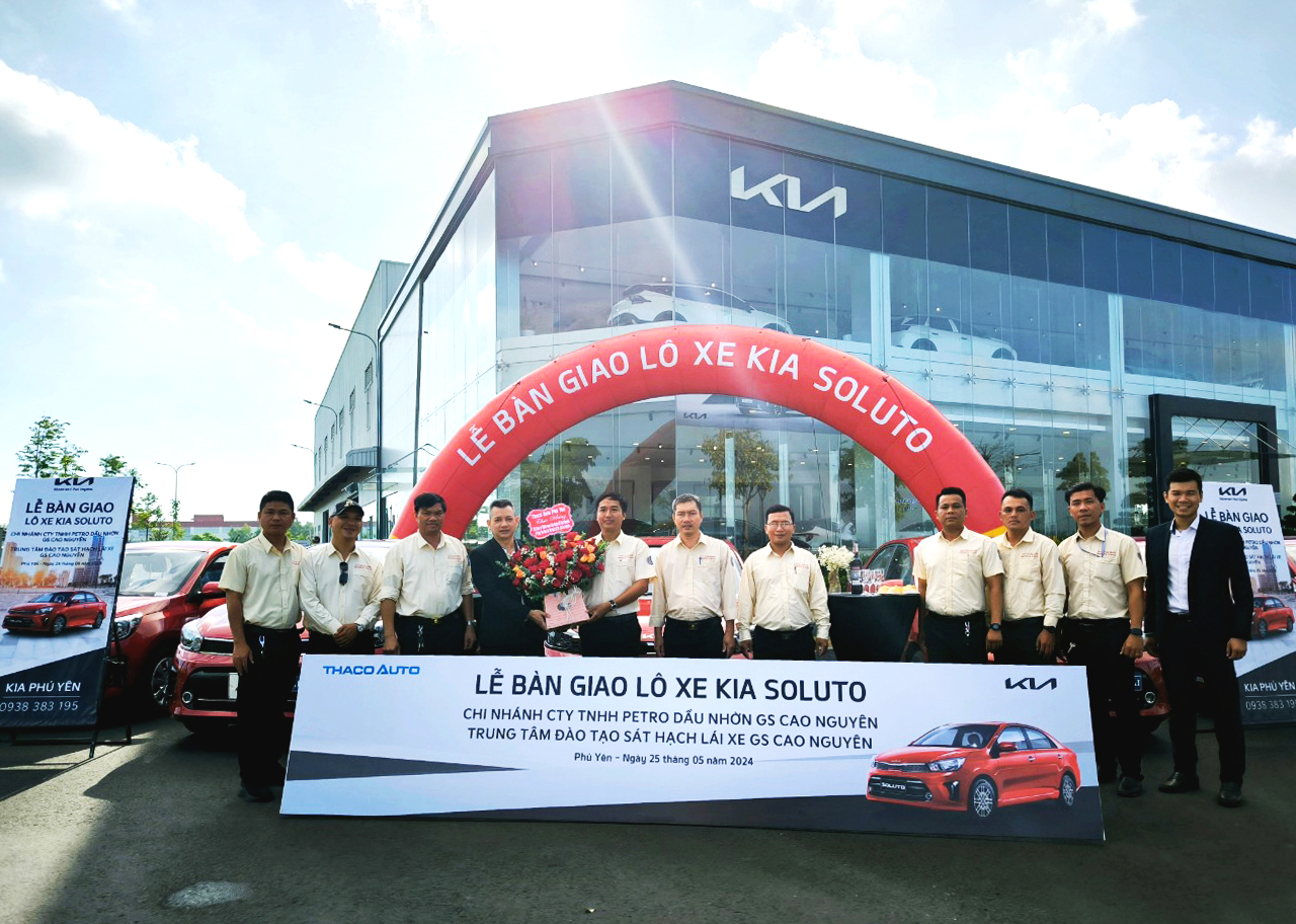 THACO AUTO Phú Yên bàn giao lô 7 xe Kia Soluto dạy lái chuyên dụng